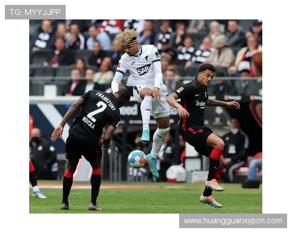 皇冠24500比分手机版为用户提供全面的比分直播和赛事资讯，实时掌握足球篮球等多类体育比赛的最新动态